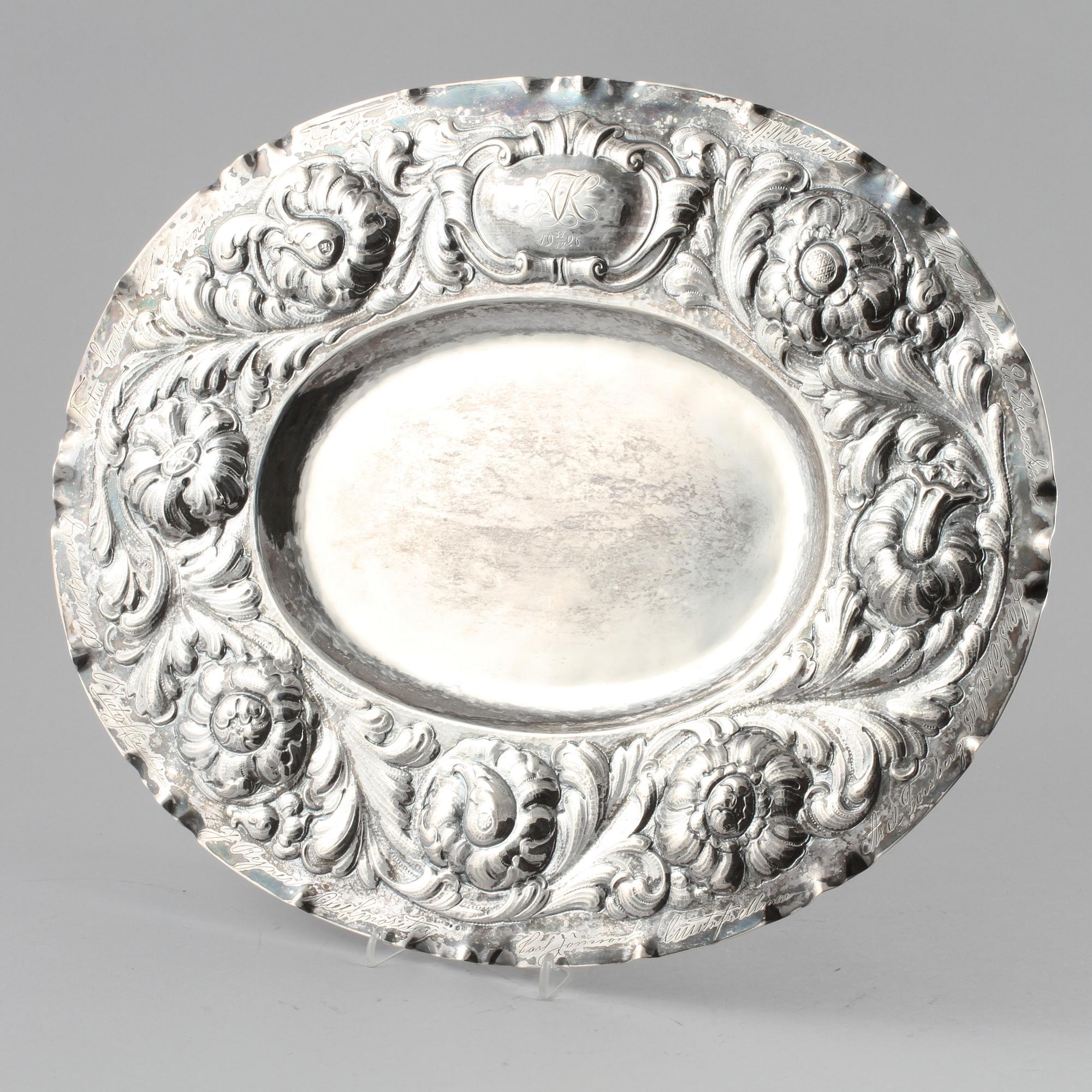 PRESENTERFAT, silver, GAB, 1920, vikt 730 g.