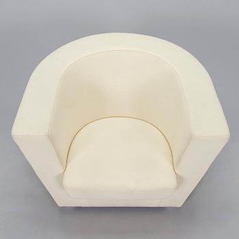 Eero Aarnio, nojatuoli, "Studio-tuoli", Arto Nyberg Show, suunniteltu 2007.