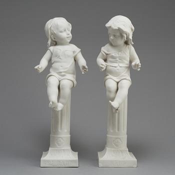 FIGURER, ett par, parian, Gustafsberg 1894 och 1917.