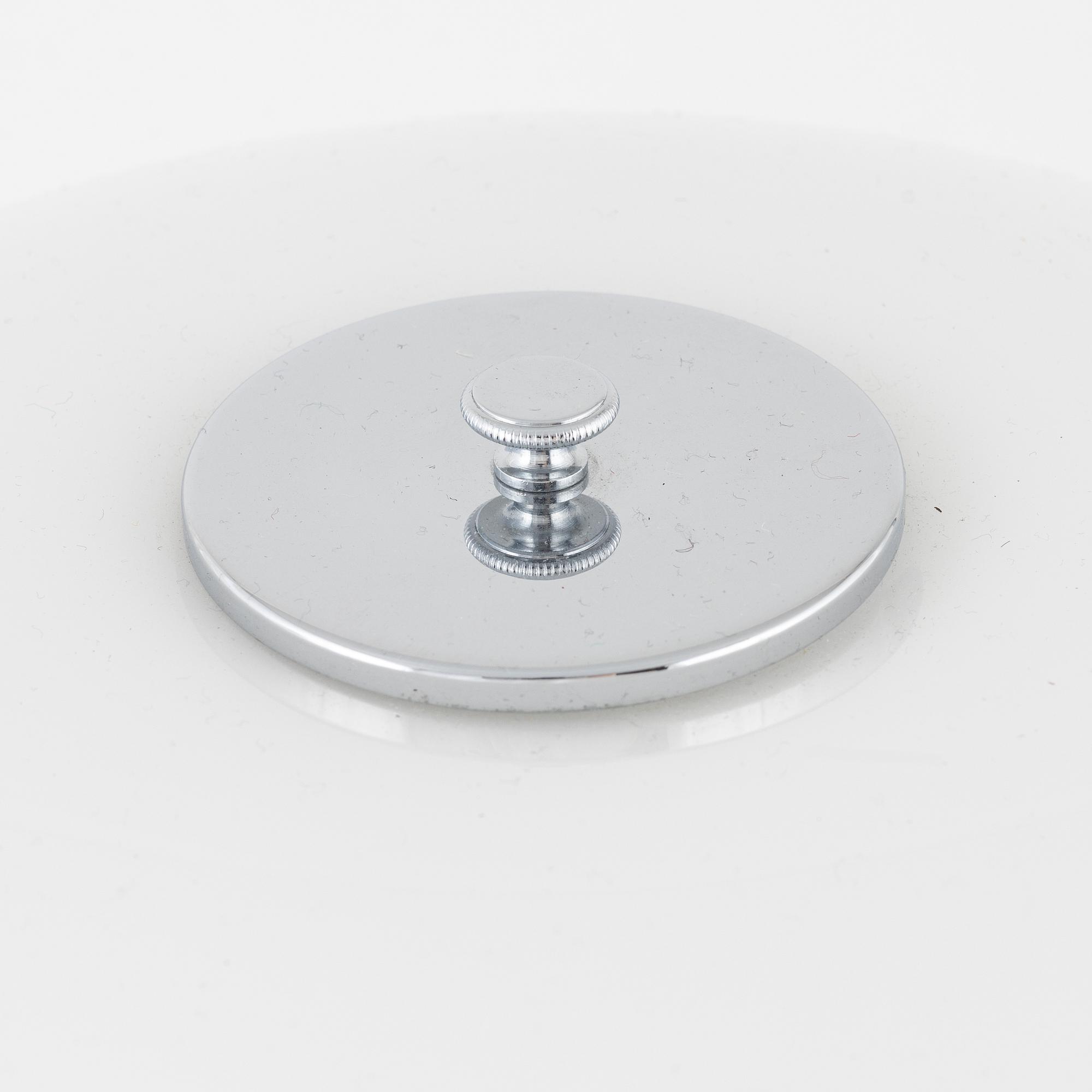 Poul Henningsen, bordslampa, "PH 3/2", Louis Poulsen, Danmark.