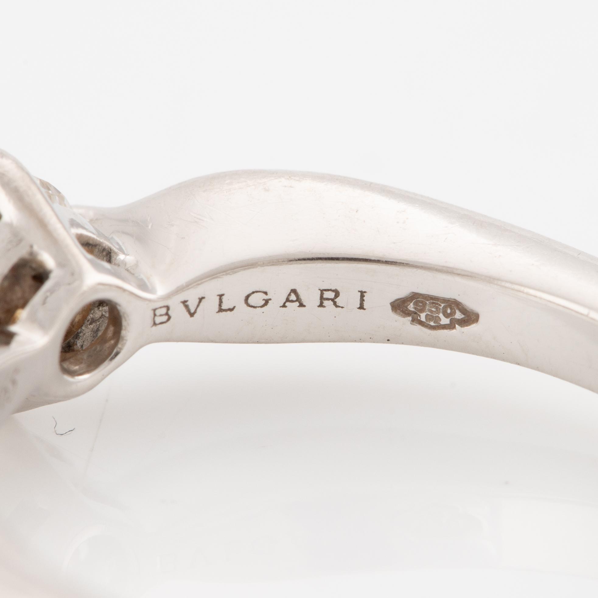 Bulgari, ring, platinum with brilliant-cut diamond.