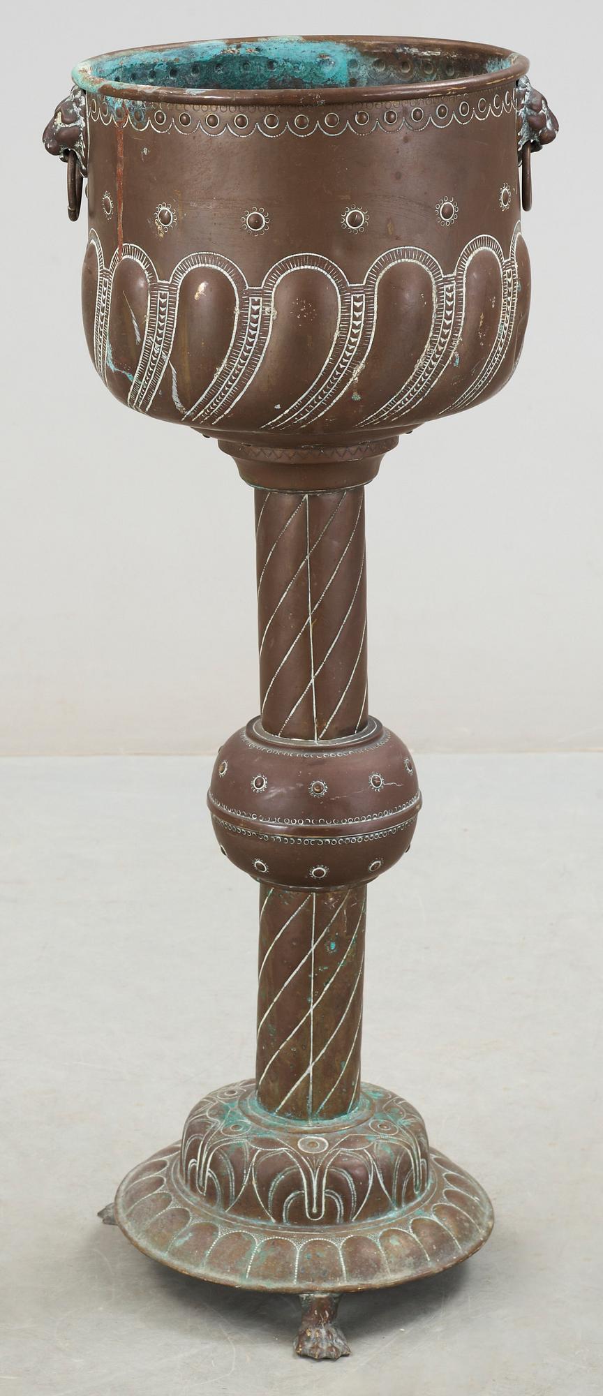 PIEDESTAL, koppar, romansk stil, Frankrike, 1800-talets slut.