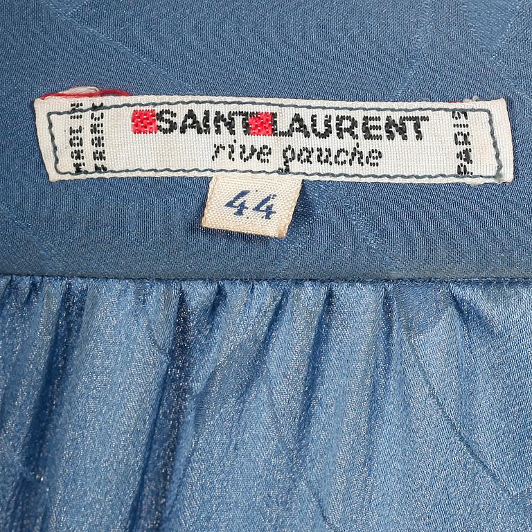 YVES SAINT LAURENT samt GUY LAROCHE, tre stycken knytblusar.