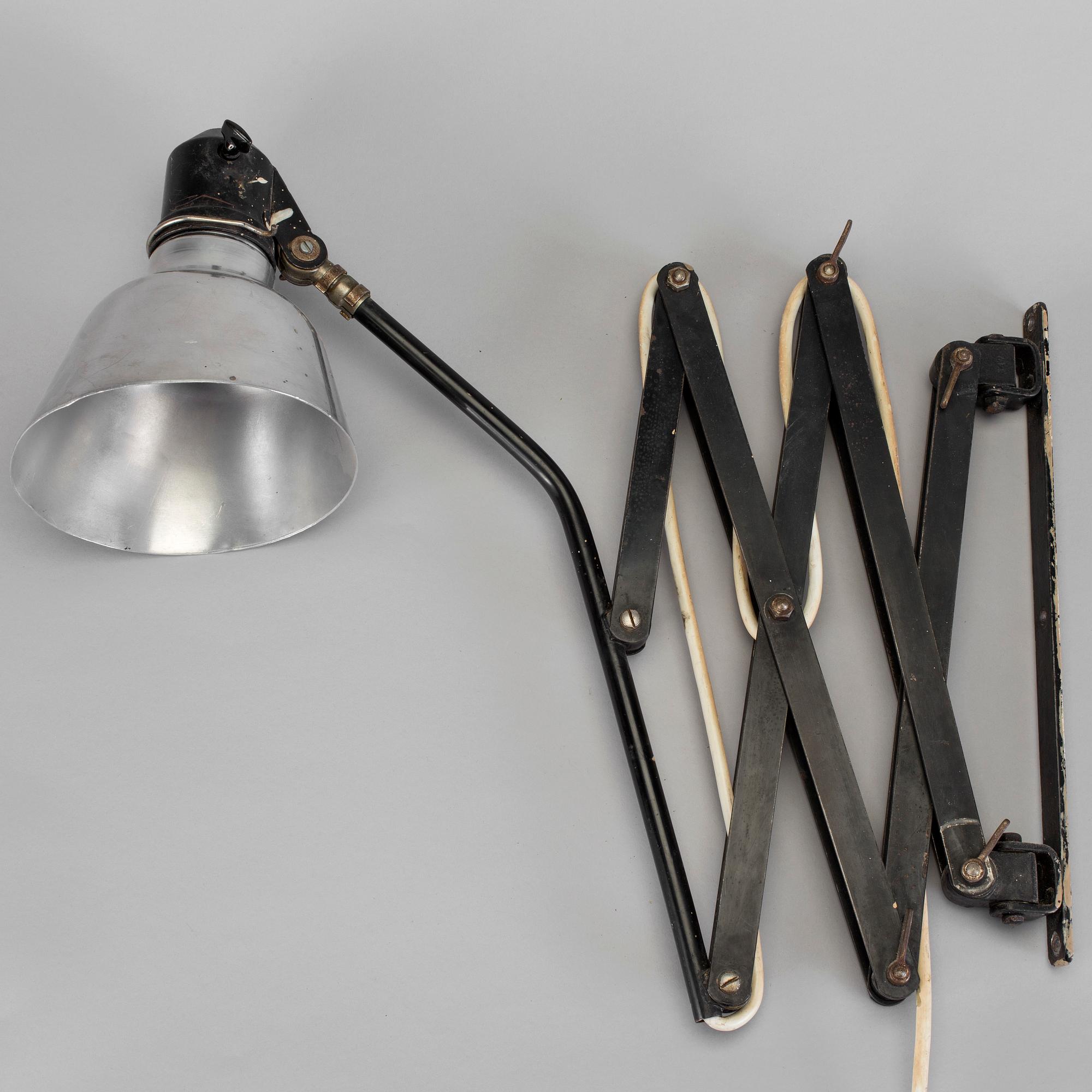 SKRIVBORDSLAMPA. Industri 1900-talets första hälft.