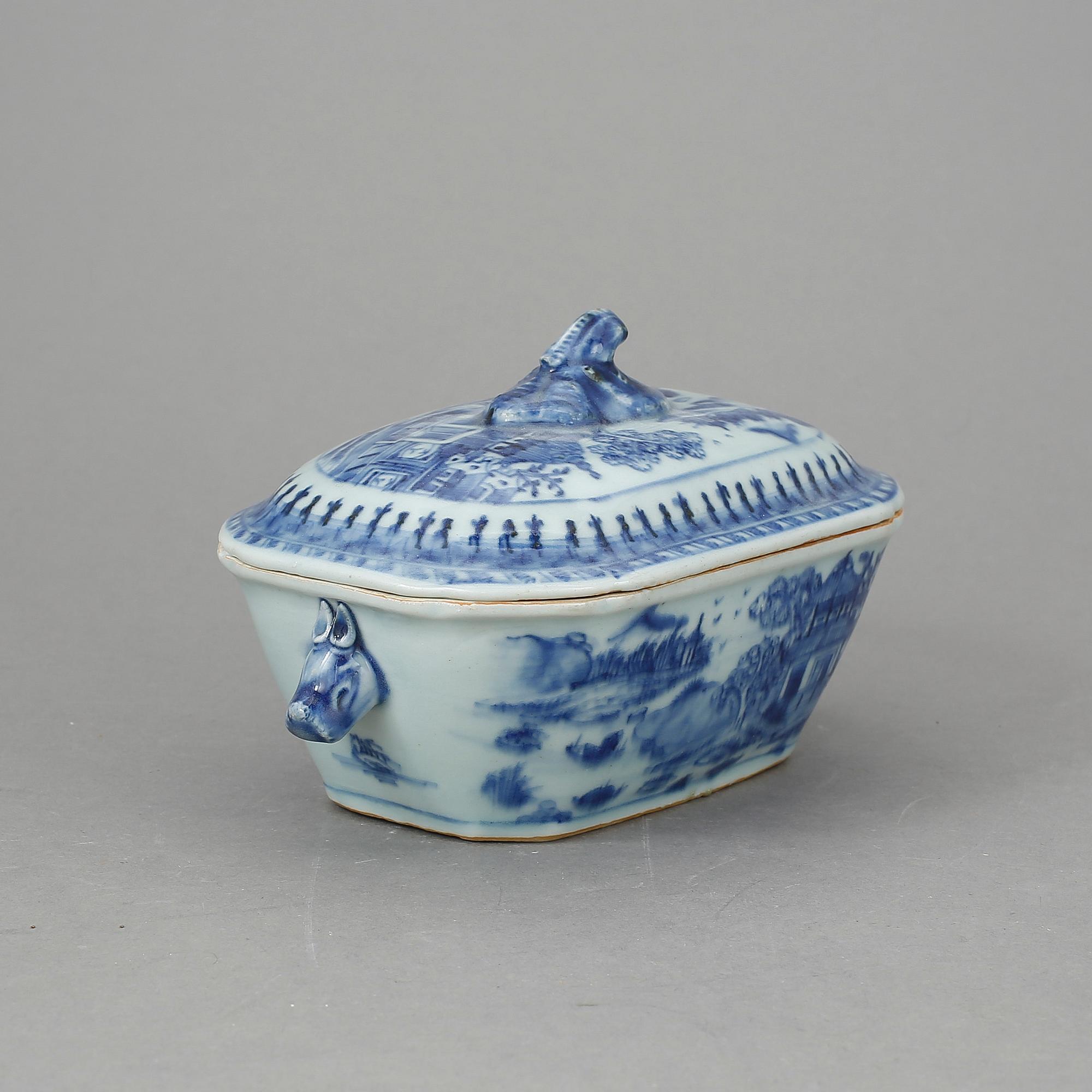 SMÖRTERRIN, porslin, Qianlong, Kina 1700-tal.