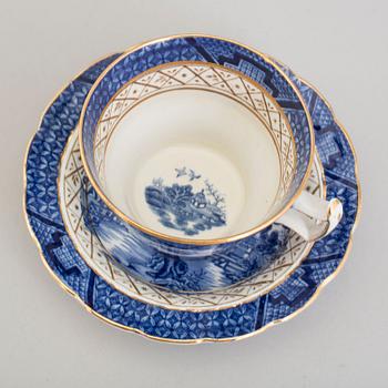 A part dinner and tea earthenware service, 'Real old Willow', Booths, England, first half of the 20th century (117 ps).