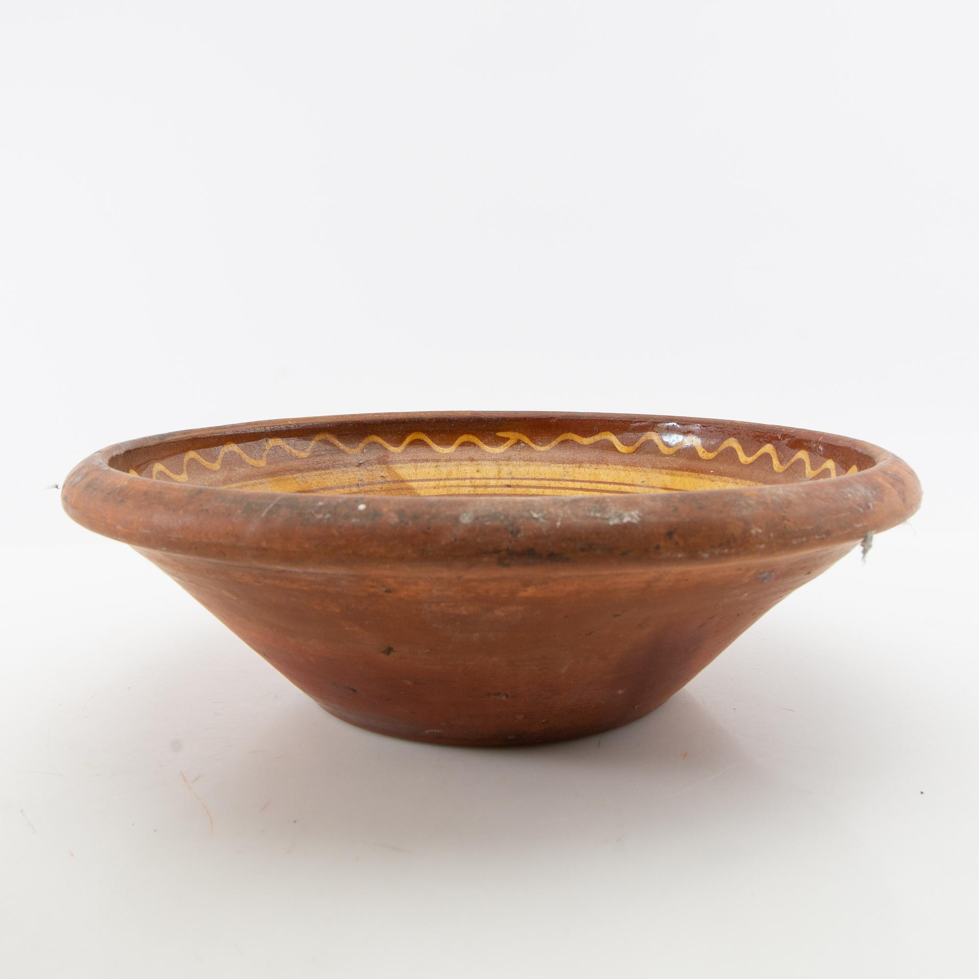 Bowls 3 pcs Skåne 20th century glazed earthenware.