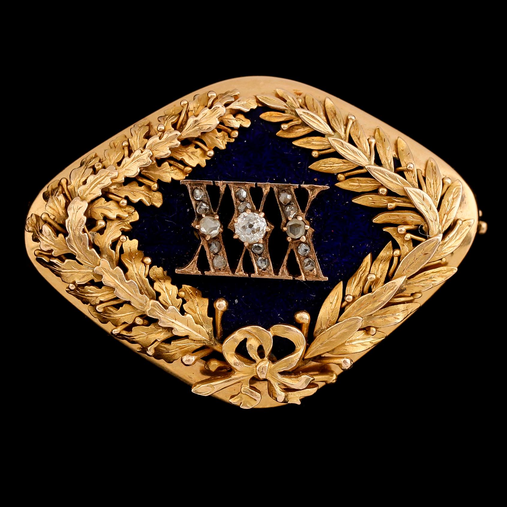 BROSCH, 18 k guld, emalj och rosenslipade diamanter, Georg Wilhelm Petterson, Åbo. Total vikt ca 20,3 g.