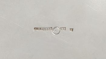 SKÅLFAT och VINKORK, silver, importstämplat 1920 respektive  Borgila, 1923. Total vikt 220 g. COASTER, nysilver.