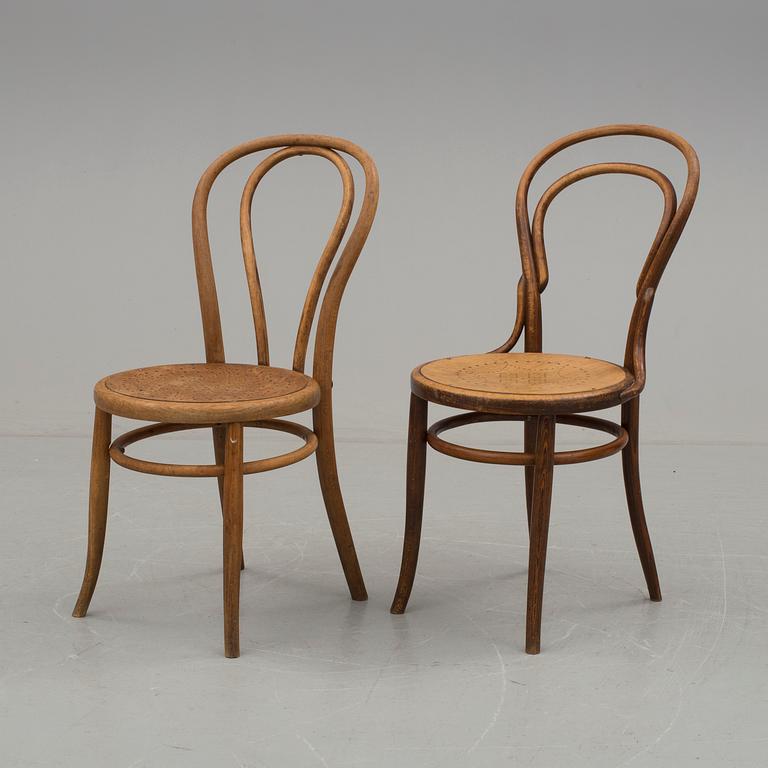 STOLAR, 2 st snarlika, cafémodell, 1900-talets början.