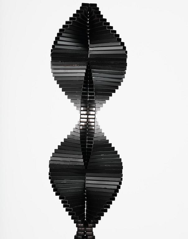 Arne Jones, "Yin-Yang kolonn".