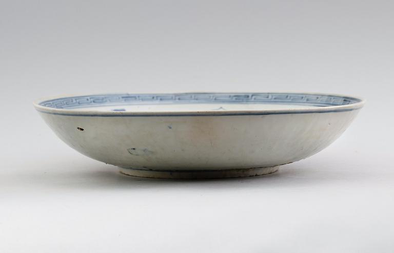 A blue and white charger, Ming dynasty, Wanli (1573-1619).