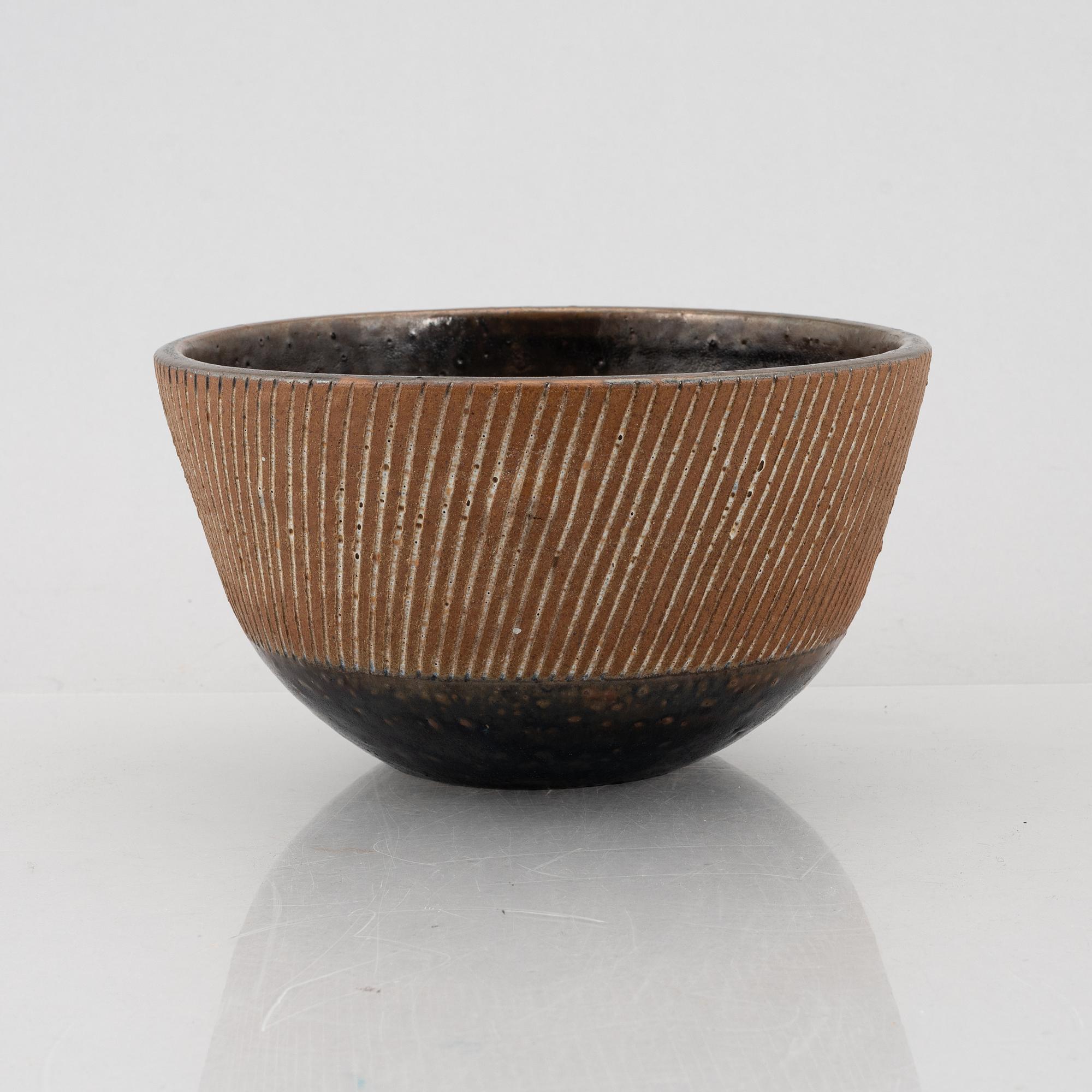 Edgar Böckman, a stoneware bowl, own studio.