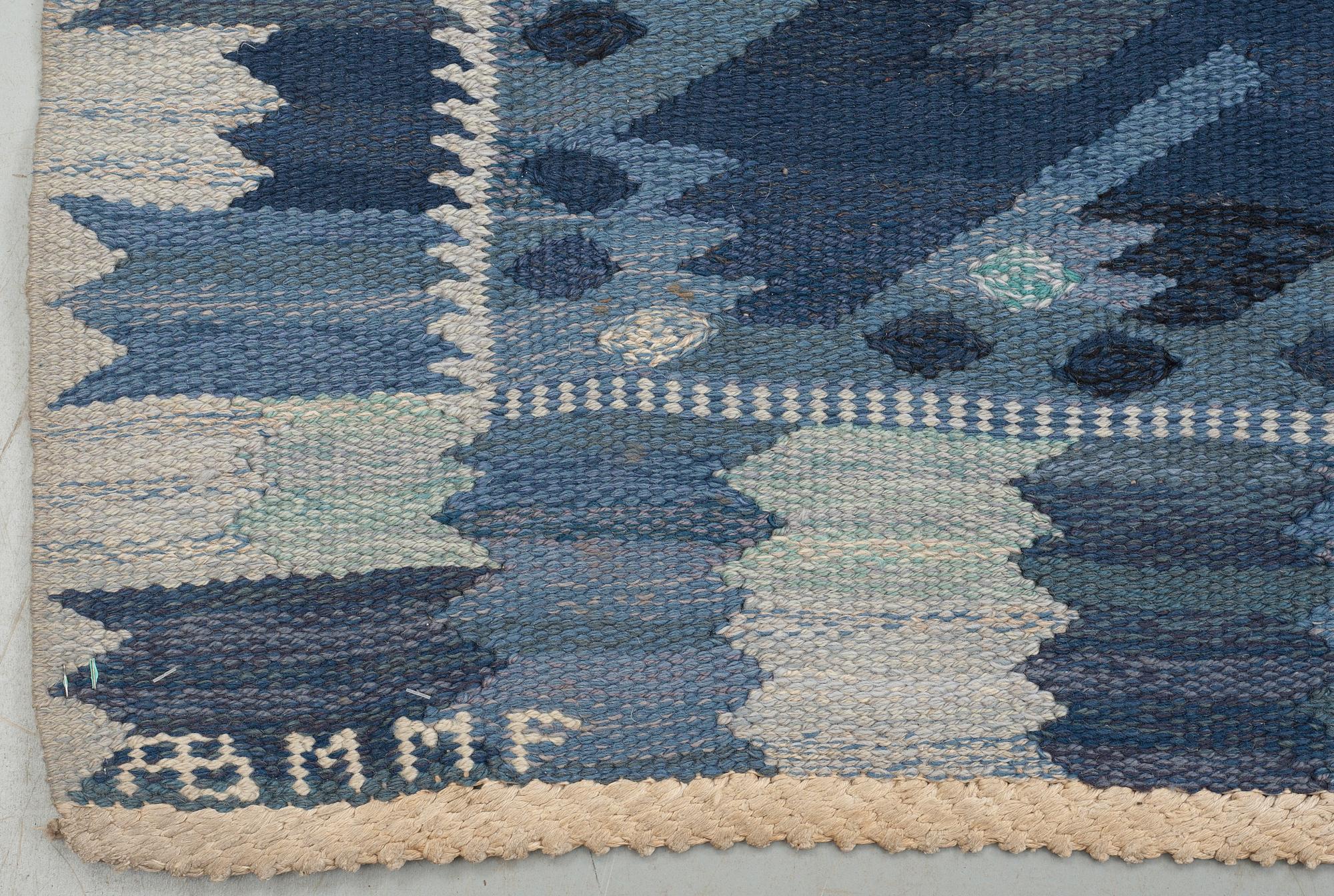 CARPET. "Nejlikan blå". Tapestry weave. 310,5 x 214,5 cm. Signed AB MMF BN.