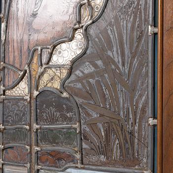 A fire screen, Maple & Co, England, circa 1900.