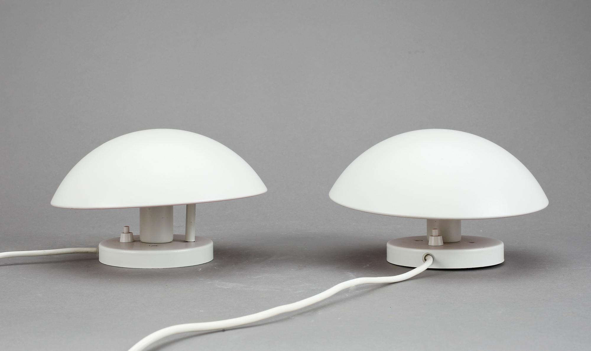 VÄGGLAMPOR, ett par, Louis Poulsen, 1980-tal.