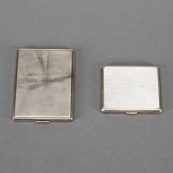 CIGGARETTETUIER samt MYNT, silver, 22 delar, bland annat GAB, Stockholm, 1938, total vikt ca 560g.