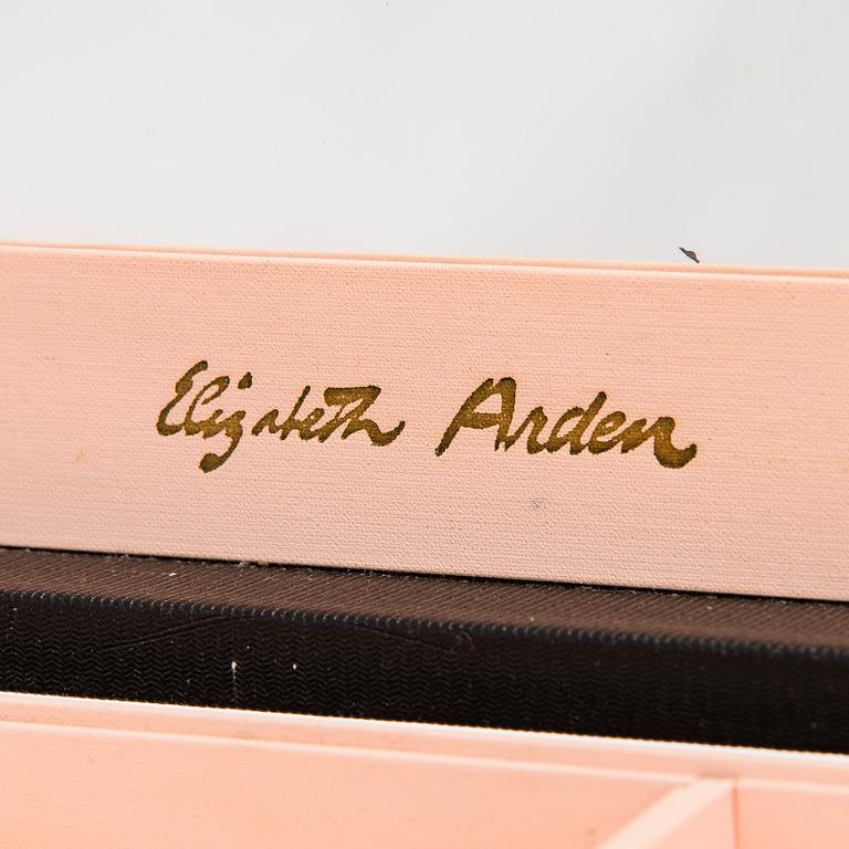 A mid-20th-century vanity box, Elizabeth Arden.