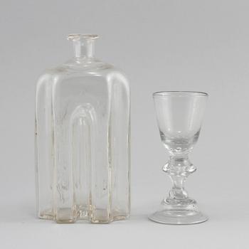 GLAS, hessisk typ, 1700-tal och FLASKA, 17/1800-tal.