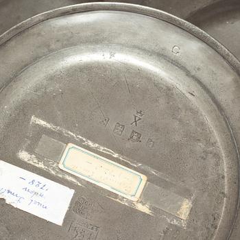 TALLRIKAR, 3 st, tenn, England, 1700-tal.