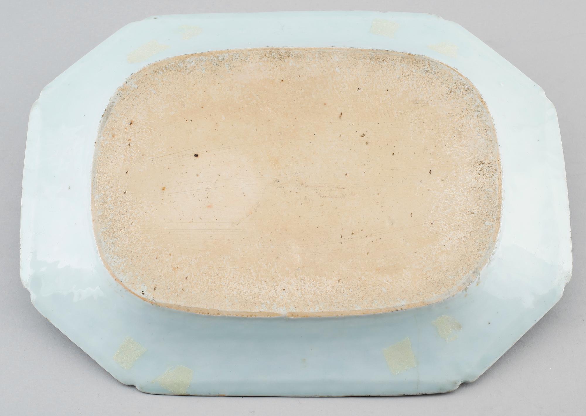 STEKFAT, porslin, Kina, Qianlong 1736-1795.