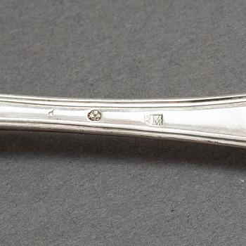 Sixteen 18th and 19th Century silver spoons.