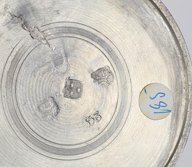 KAFFEKANNOR, ett par, tenn, en stämplad Jacob Lemon, Stockholm 1814.