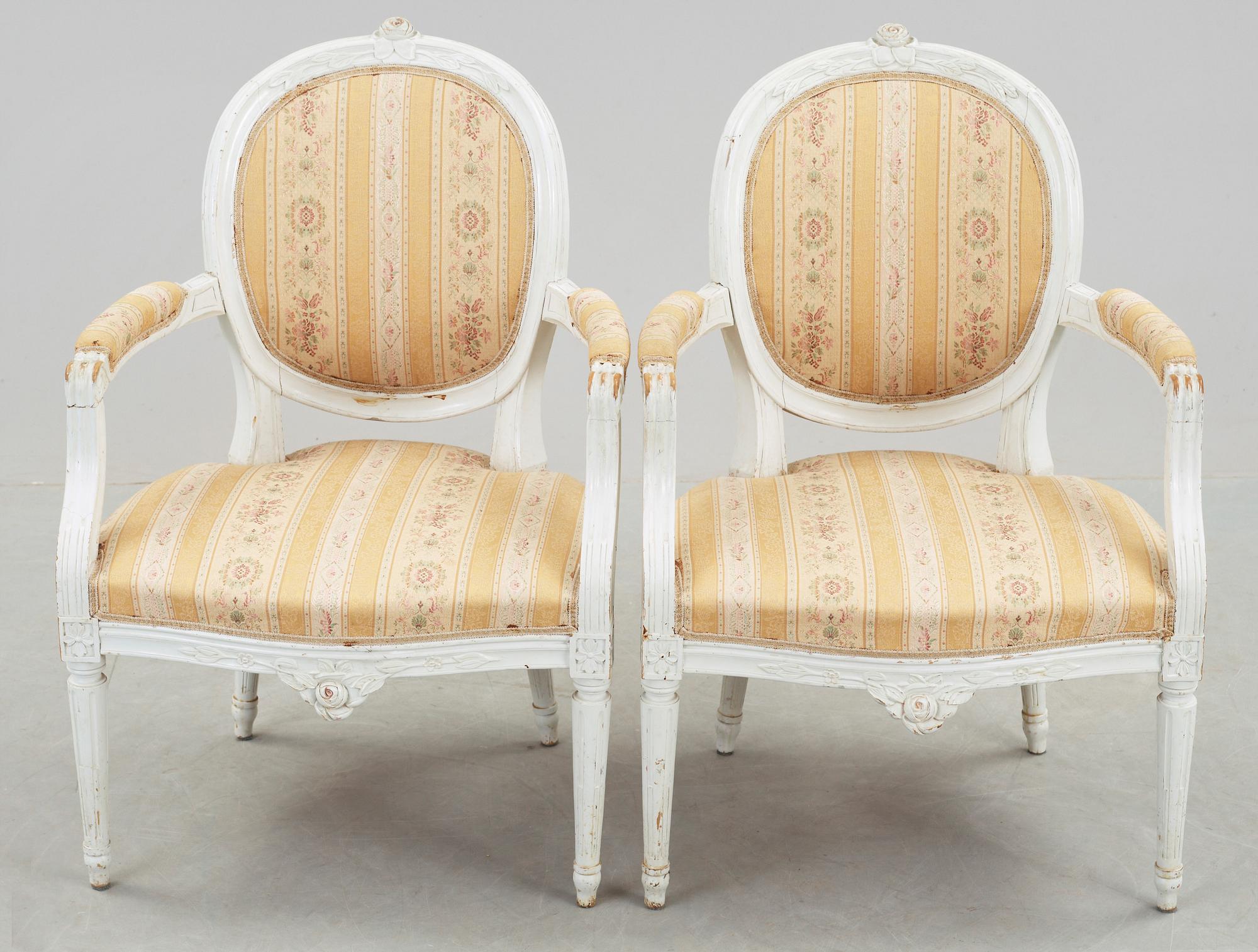 KARMSTOLAR, ett par, gustaviansk stil, omkring 1900-talets mitt.