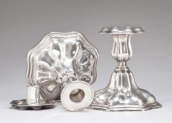 LJUSSTAKAR, silver, ett par. CG Hallberg, Stockholm 1935. Rokoko-stil.