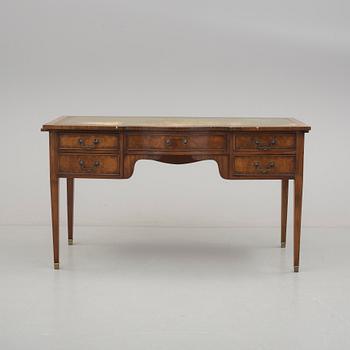 SKRIVBORD, engelsk stil, 1900-talets början.