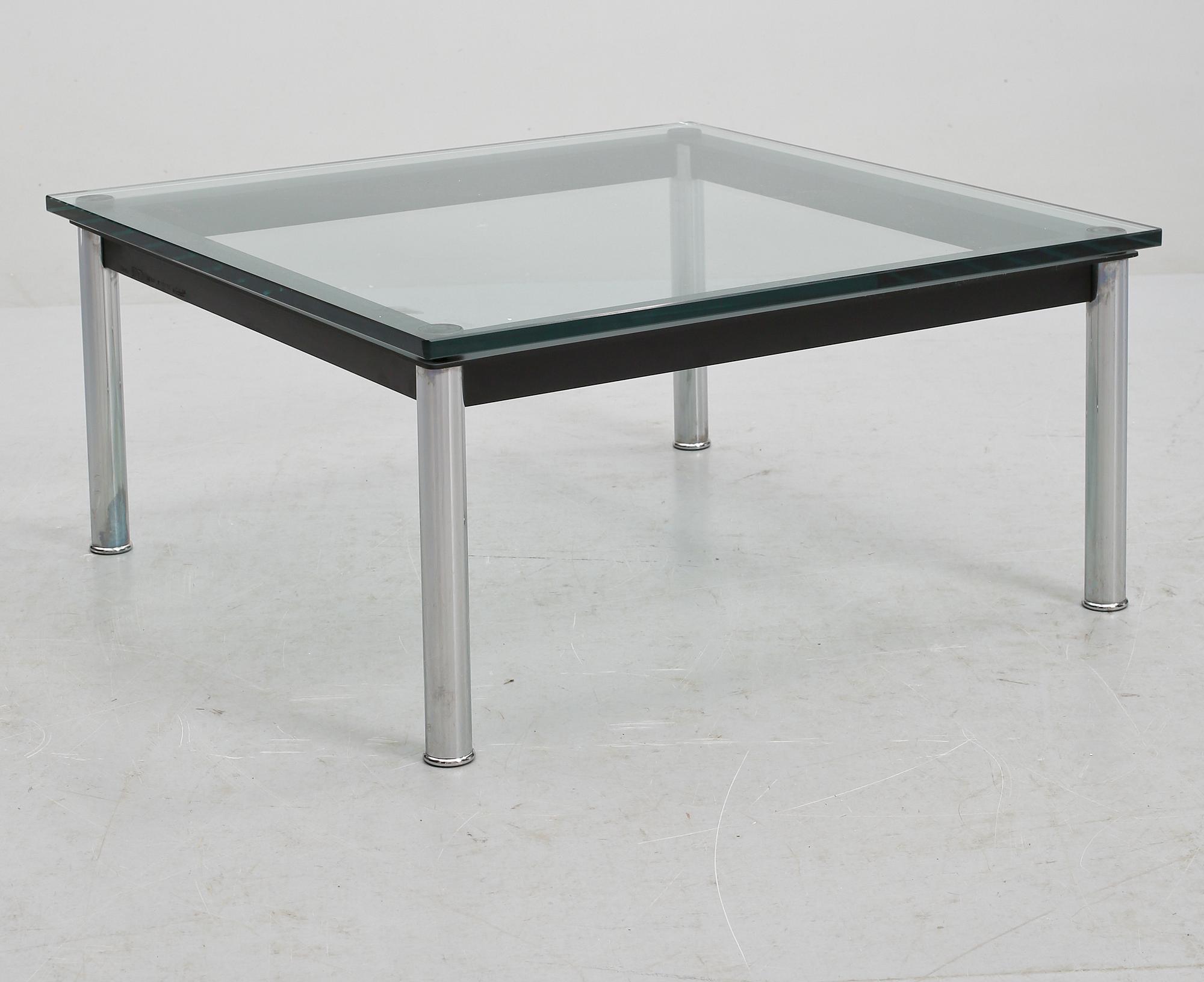 SOFFBORD, "LC 10", Le Corbusier, Cassina, Italien, modellen formgiven 1928.