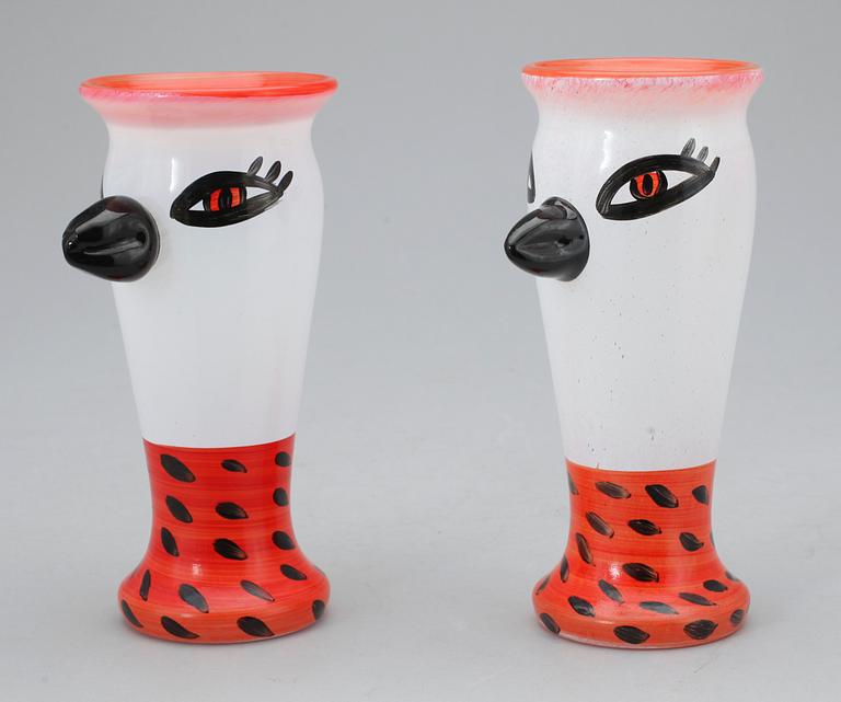 VASER, 2 st, glas, Ulrica Hydman Vallien. 1900-talets senare del.