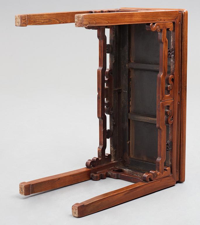 Altarbord, hardwood. Qingdynastin (1664-1912).