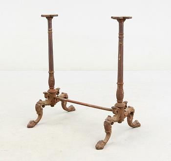 BORDSUNDERREDE, gjutjärn, 1800-talets slut.