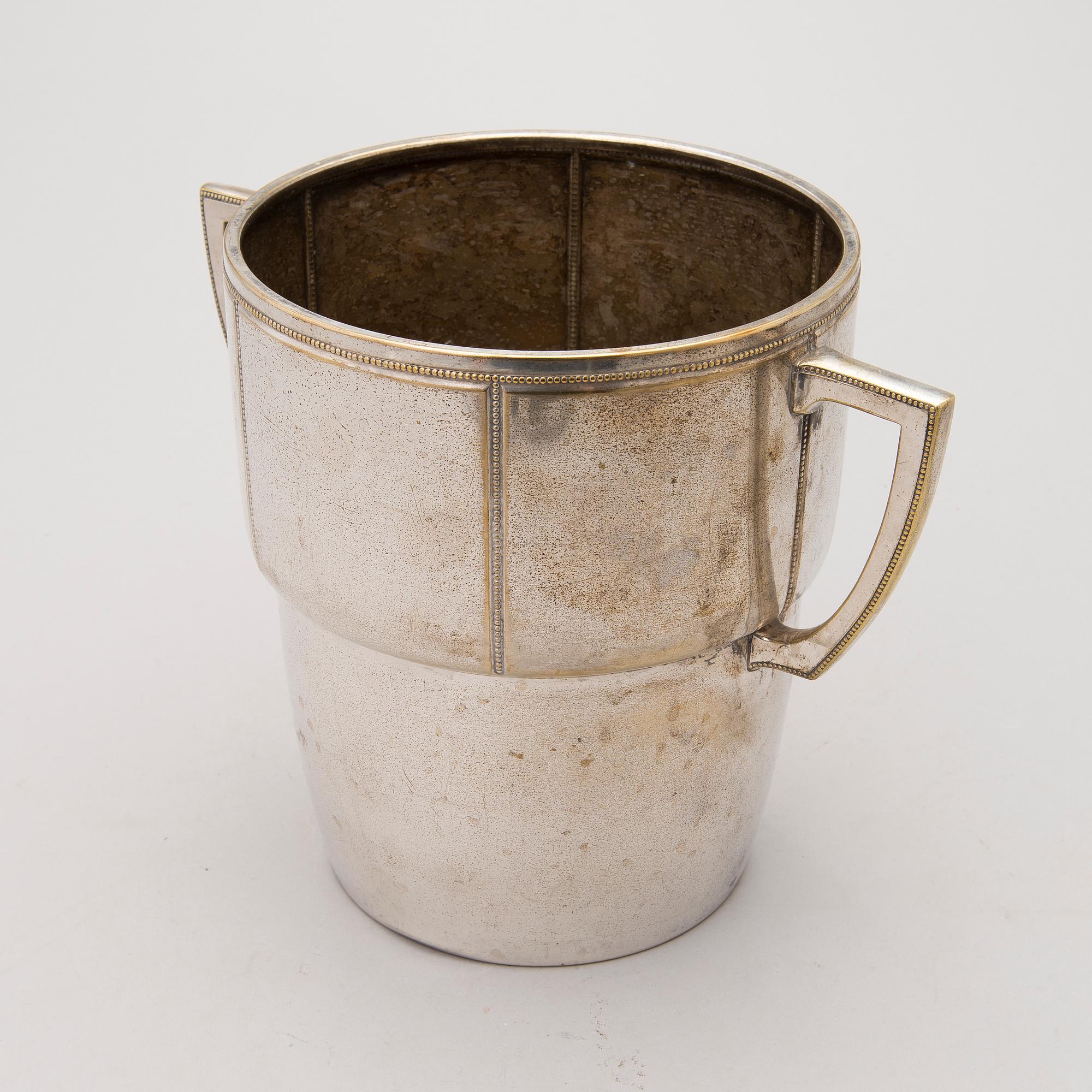 A silver plated champagne bucket from WMF, Germany, 1910-1918.