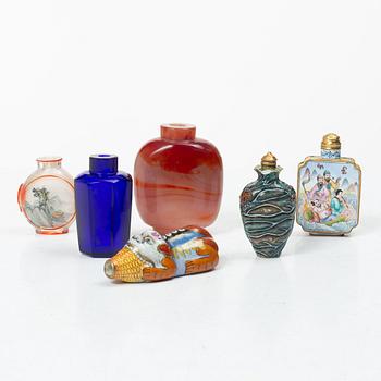 Snusflaskor, 6 st, porslin och glas, Kina, 1900-tal.