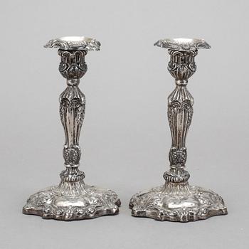 LJUSSTAKAR, ett par, silver, barock, Stockholm, 1847.