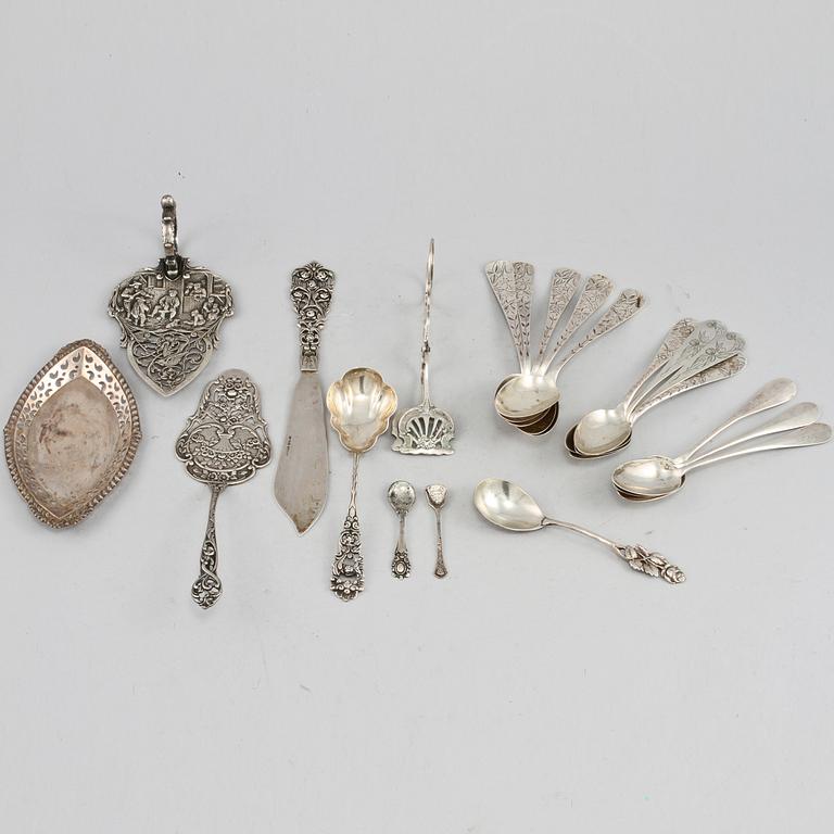 PARTI SILVER, 21 delar, mestadels utländska stämplar, 1900-tal, total vikt ca 500 g.