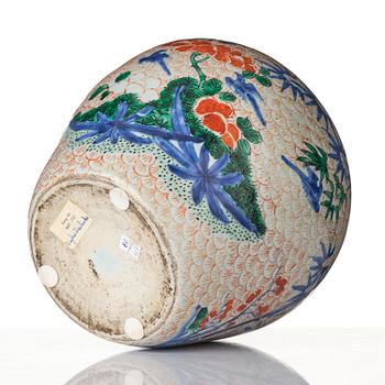 A wucai vase, Transition, 17th century.