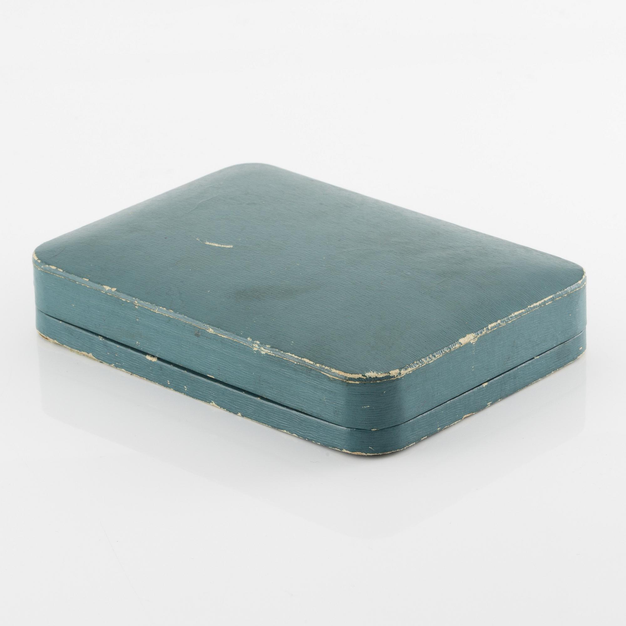 Ladie's watch, 36 mm.