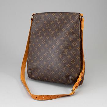 LOUIS VUITTON, a monogram canvas 'Musette' bag.