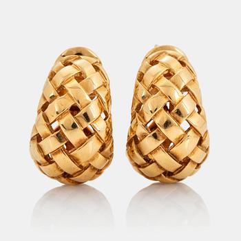 880. Tiffany ett par örhängen 18K guld "Vannerie".