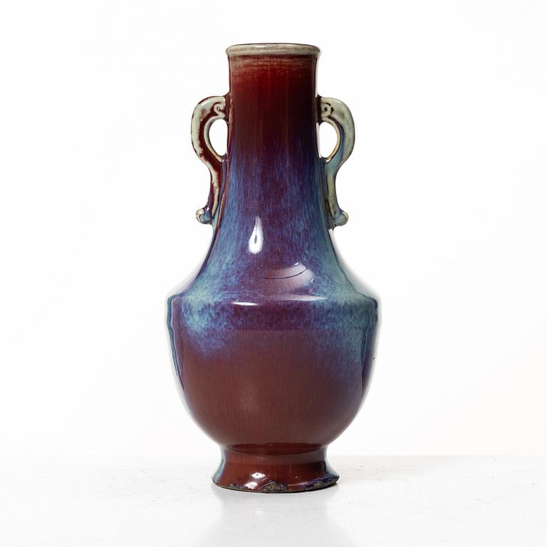 Vas, porslin, Kina, Qianlogsmärke men senare.