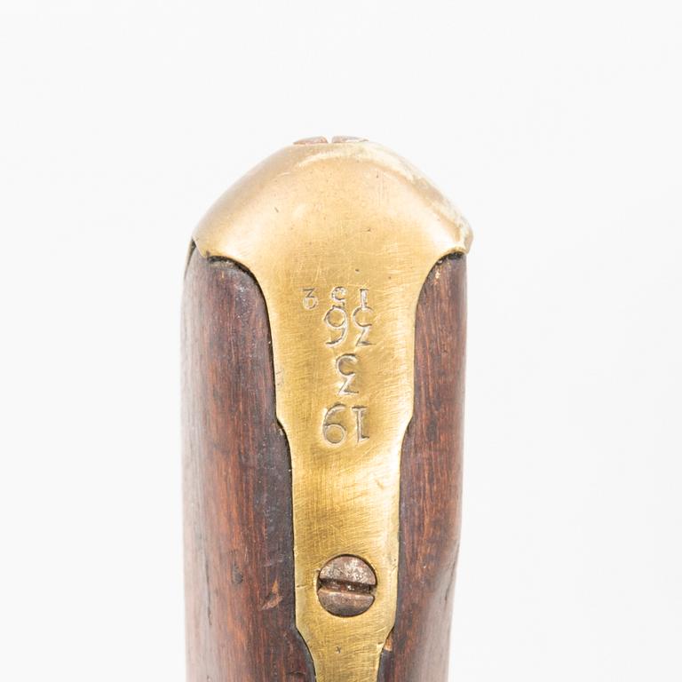 Flintlåsgevär, svenskt, reparationsmodell, tillbakaändrat slaglås.