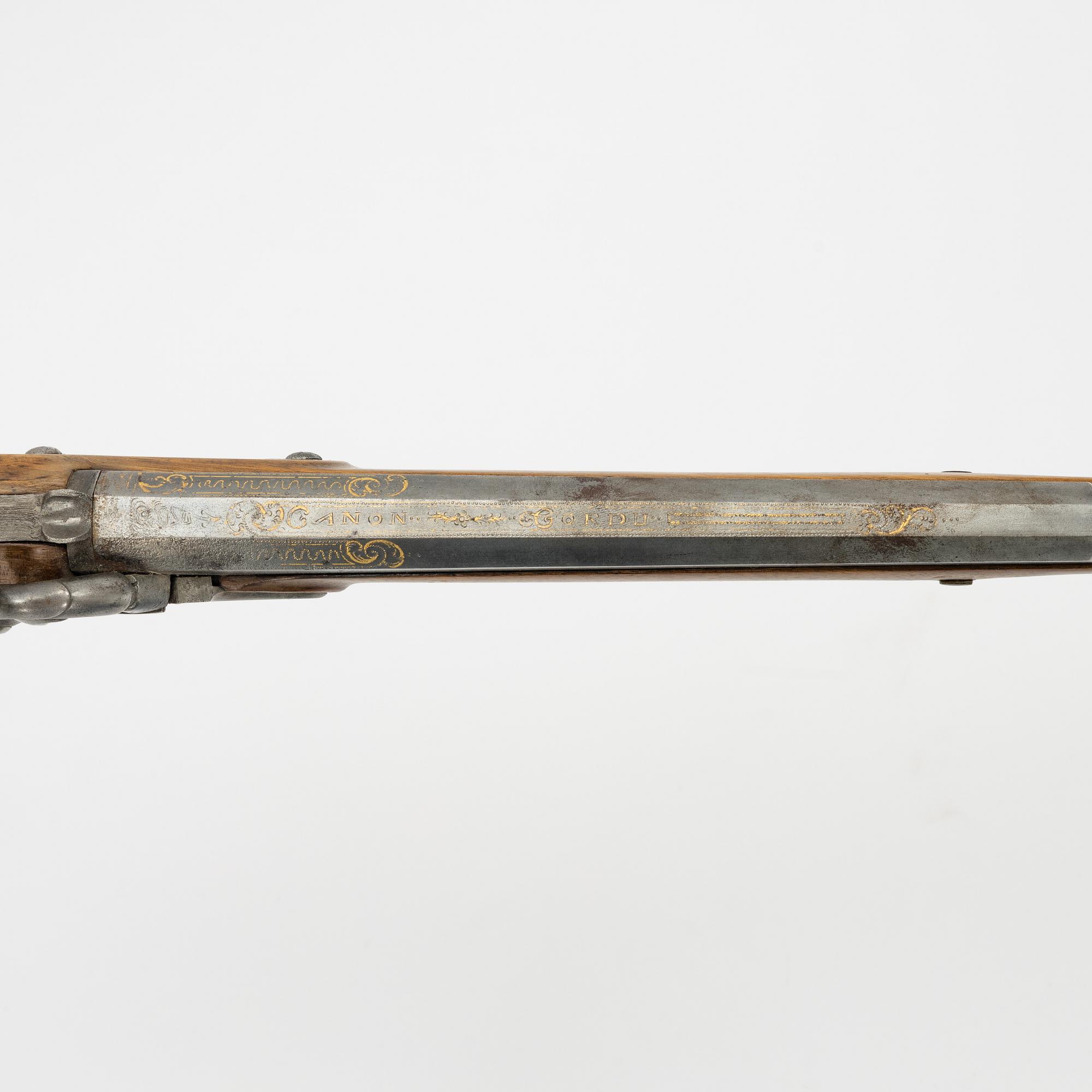 Slaglåsgevär, ändrat från flintlås, 1700-talets andra hälft.