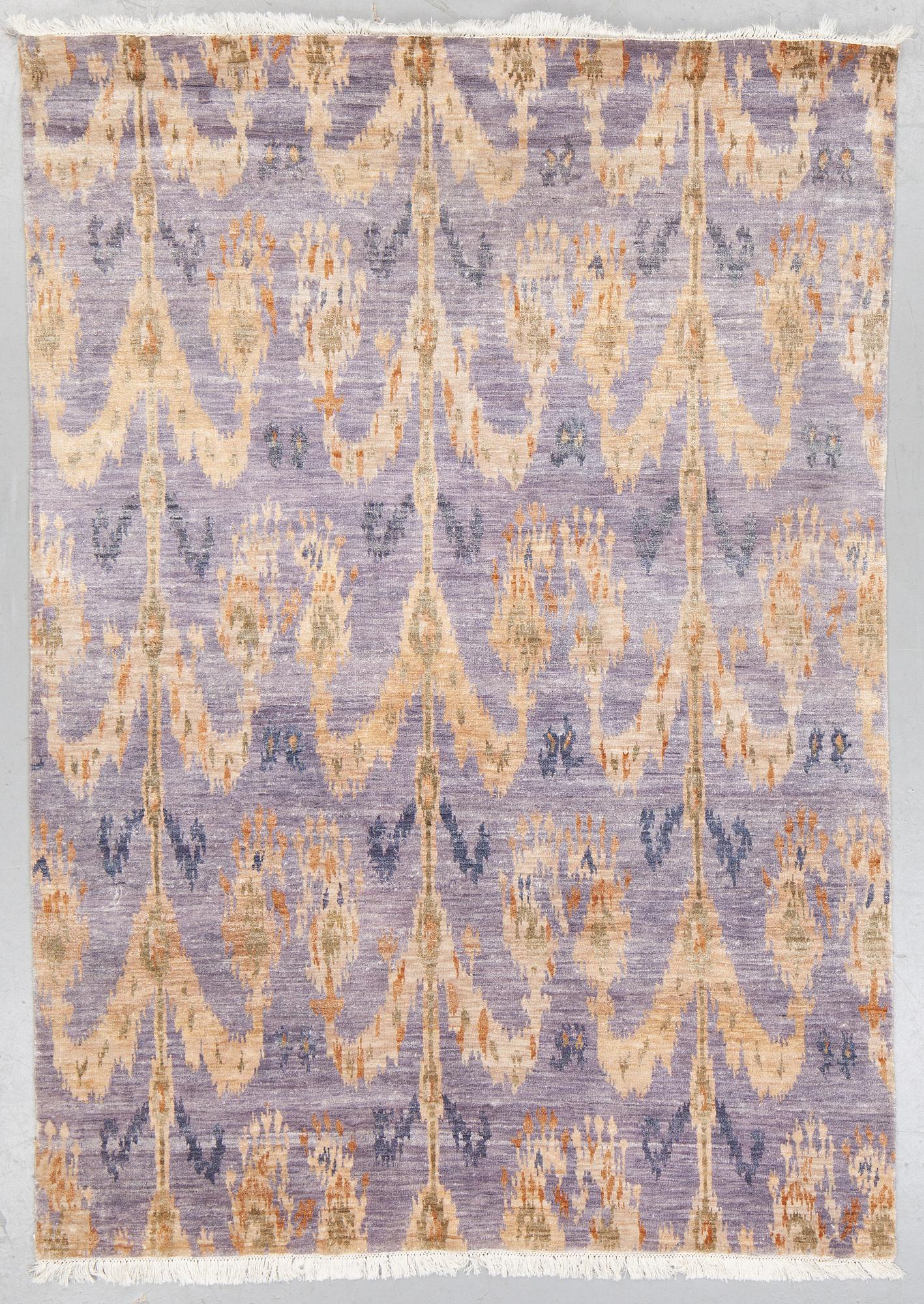 Matta, Indien, ull samt sk bambusilke, ca 237 x 167 cm.