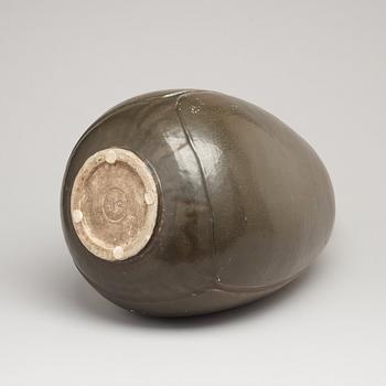 An Eva Staehr-Nielsen stoneware vase, Saxbo Stentøj, Denmark 1950's-60's.