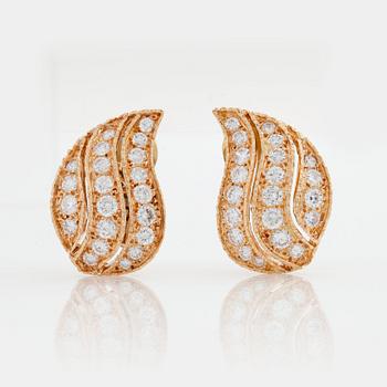 831. A PAIR OF EARRINGS set with round brilliant-cut diamonds.