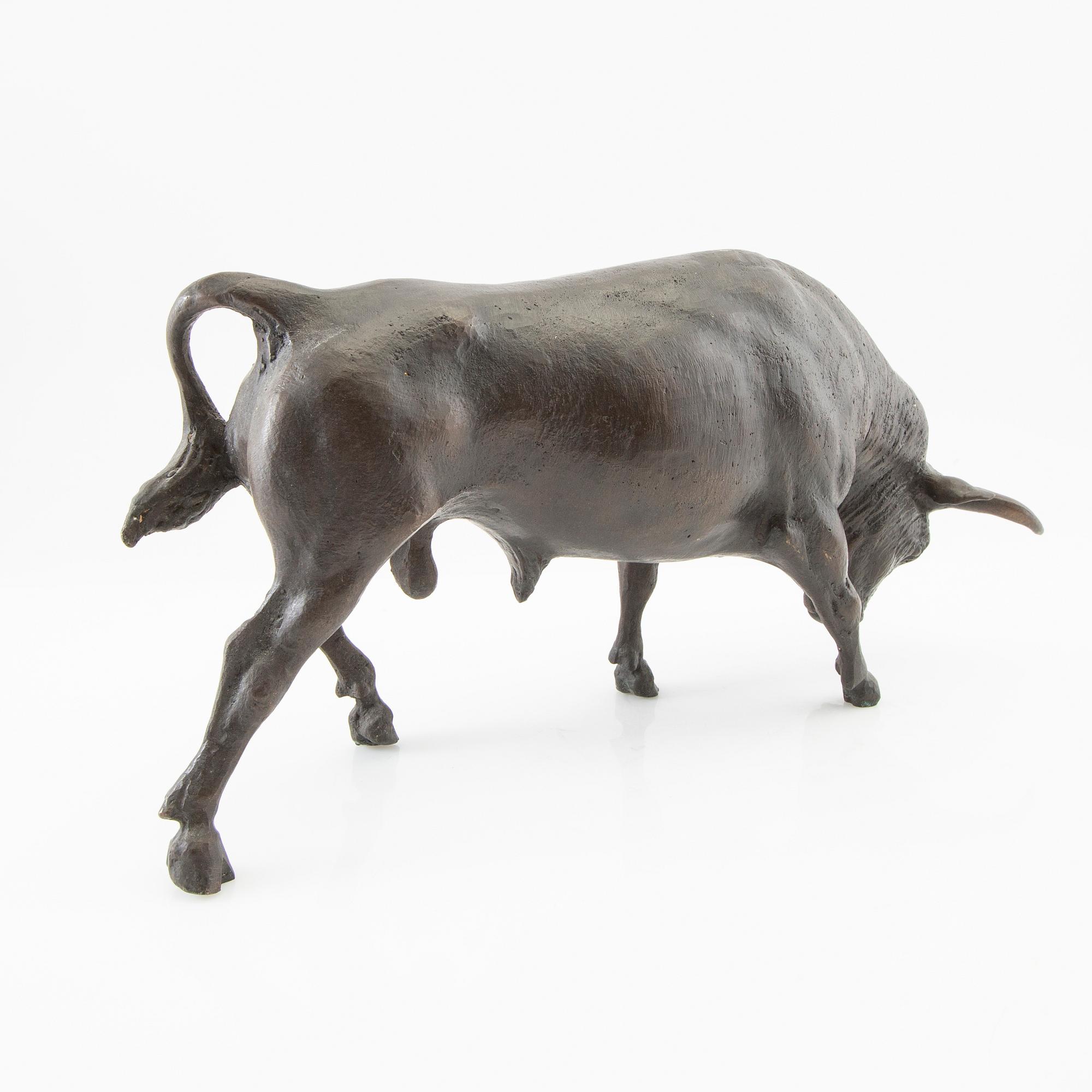 Decorative sculpture Bull.