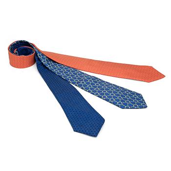 632. HERMÈS, three silk ties.